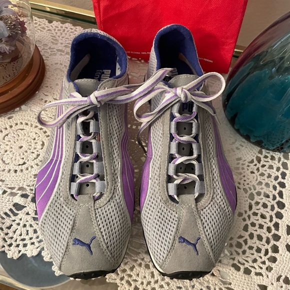 Puma lace up lightweight sneaker with bag - Picture 2 of 9